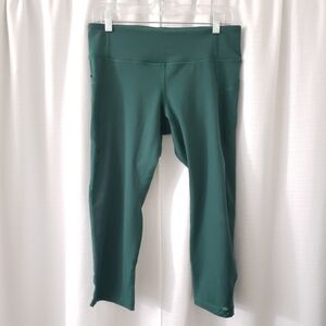 Large Old Navy Active Green Cropped Legging with Pockets